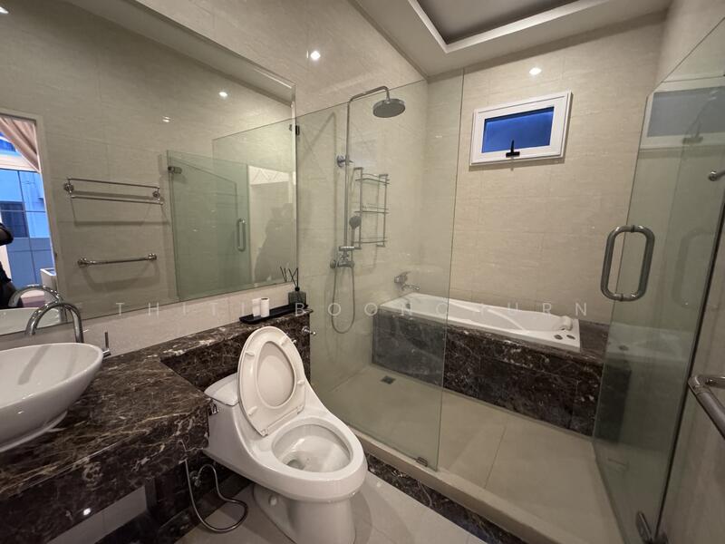 ให้เช่า - บ้านเดี่ยว ใกล้ BTS เพลินจิต สระว่ายน้ำส่วนตัว, กรุงเทพ