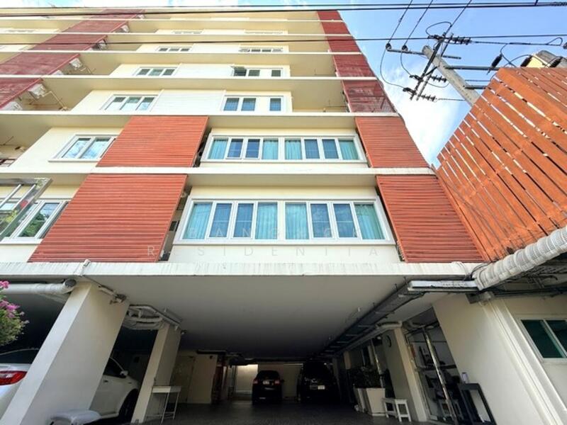 For Rent - Charming Resident Ekkamai, Bangkok