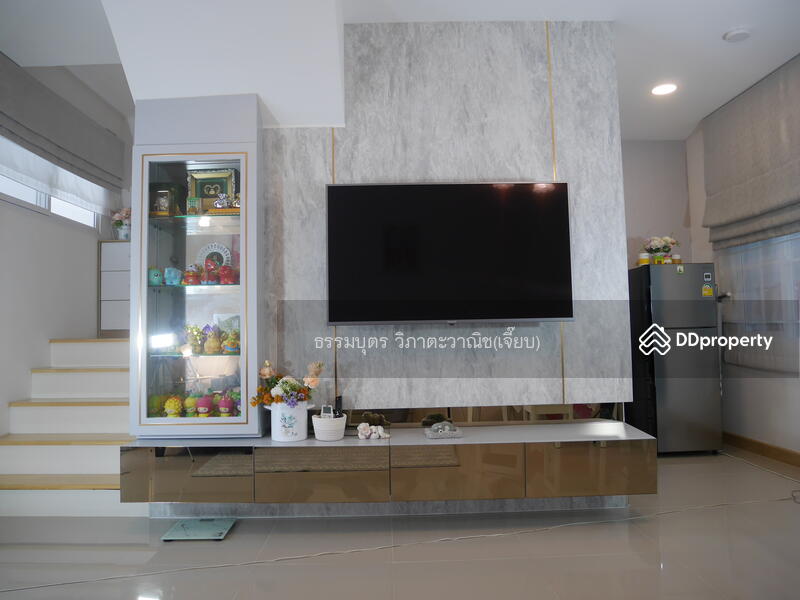 ตู้โชว์ บิวอินพร้อม Smart TV 55 นิ้วแบบแขวน