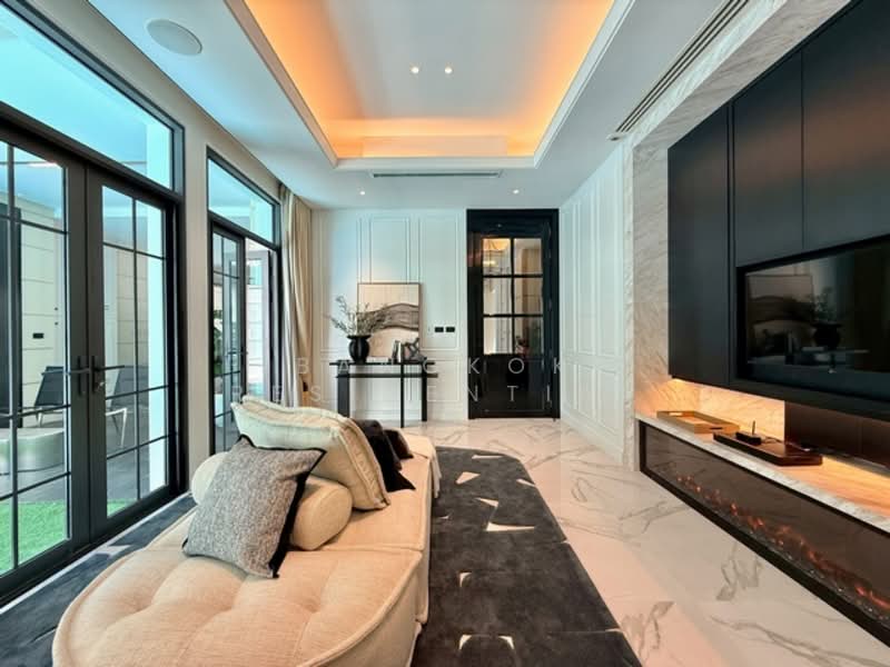 The Boulevard Ekkamai, Bangkok, 98 Soi Prasertdee, Khlong Tan Nua, Watthana, Bangkok, 4 Bedrooms, 500 sqm, Single Detached House For Sale, by Bangkok Residential, 11399817 - DDproperty.com
