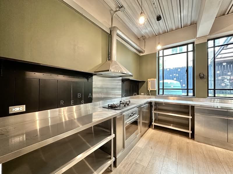 Baan Klang Krung Thonglor : บ้านกลางกรุงทองหล่อ, กรุงเทพ, 55 ซอยสุขุมวิท 55, คลองตันเหนือ, วัฒนา, กรุงเทพ, 320 ตร.ม., ทาวน์เฮ้าส์ ให้เช่า, โดย Bangkok Residential, 11400194 - DDproperty.com