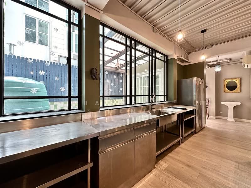 Baan Klang Krung Thonglor, Bangkok, 55 Soi Sukhumvit 55, Khlong Tan Nua, Watthana, Bangkok, 3 Bedrooms, 320 sqm, Townhouse For Rent, by Bangkok Residential, 11400194 - DDproperty.com