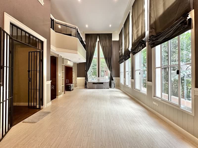 Baan Klang Krung Thonglor, Bangkok, 55 Soi Sukhumvit 55, Khlong Tan Nua, Watthana, Bangkok, 3 Bedrooms, 320 sqm, Townhouse For Rent, by Bangkok Residential, 11400194 - DDproperty.com