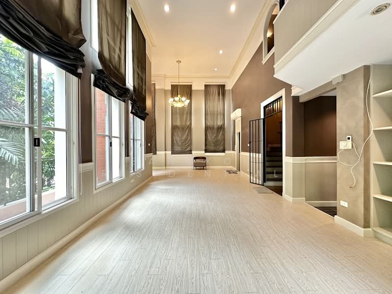 Baan Klang Krung Thonglor, Bangkok, 55 Soi Sukhumvit 55, Khlong Tan Nua, Watthana, Bangkok, 3 Bedrooms, 320 sqm, Townhouse For Rent, by Bangkok Residential, 11400194 - DDproperty.com