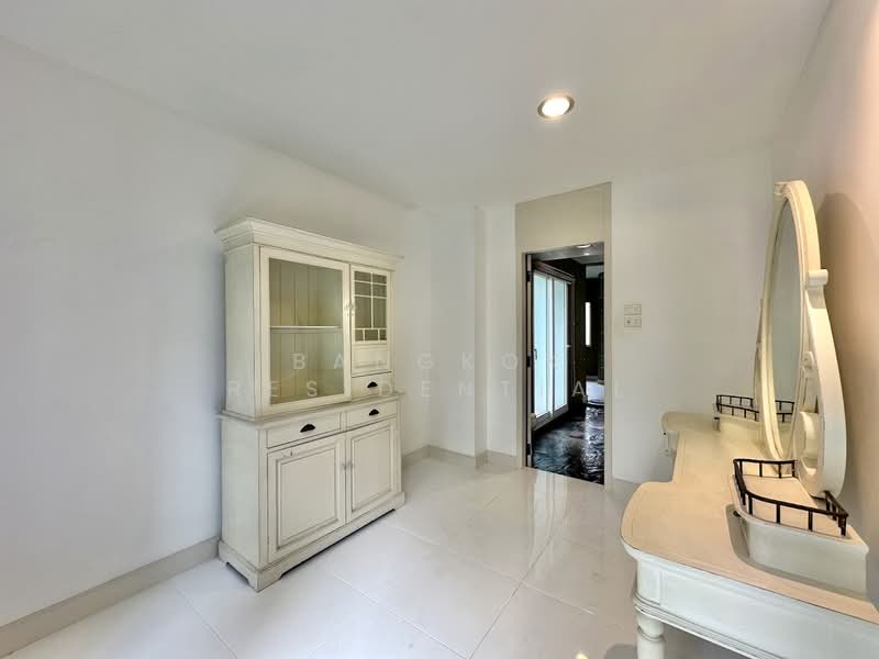 Baan Klang Krung Thonglor, Bangkok, 55 Soi Sukhumvit 55, Khlong Tan Nua, Watthana, Bangkok, 3 Bedrooms, 320 sqm, Townhouse For Rent, by Bangkok Residential, 11400194 - DDproperty.com