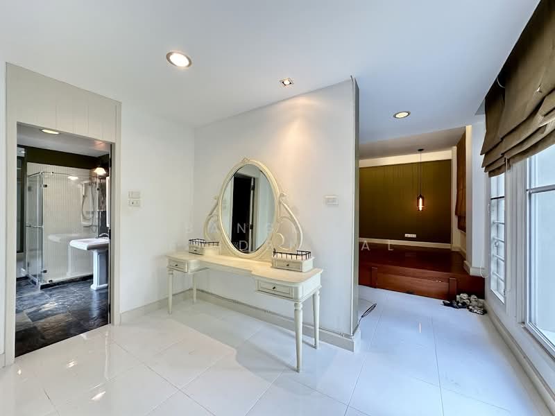 Baan Klang Krung Thonglor, Bangkok, 55 Soi Sukhumvit 55, Khlong Tan Nua, Watthana, Bangkok, 3 Bedrooms, 320 sqm, Townhouse For Rent, by Bangkok Residential, 11400194 - DDproperty.com