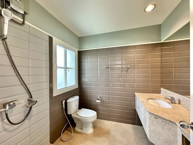 Baan Klang Krung Thonglor : บ้านกลางกรุงทองหล่อ, กรุงเทพ, 55 ซอยสุขุมวิท 55, คลองตันเหนือ, วัฒนา, กรุงเทพ, 320 ตร.ม., ทาวน์เฮ้าส์ ให้เช่า, โดย Bangkok Residential, 11400194 - DDproperty.com