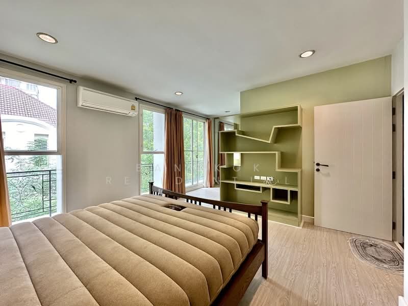 Baan Klang Krung Thonglor, Bangkok, 55 Soi Sukhumvit 55, Khlong Tan Nua, Watthana, Bangkok, 3 Bedrooms, 320 sqm, Townhouse For Rent, by Bangkok Residential, 11400194 - DDproperty.com