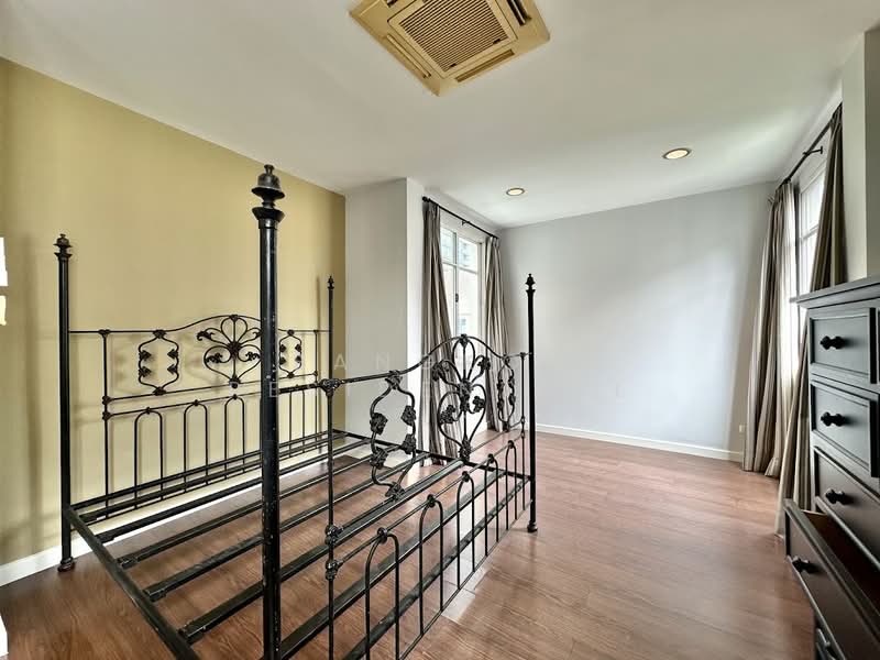Baan Klang Krung Thonglor, Bangkok, 55 Soi Sukhumvit 55, Khlong Tan Nua, Watthana, Bangkok, 3 Bedrooms, 320 sqm, Townhouse For Rent, by Bangkok Residential, 11400194 - DDproperty.com