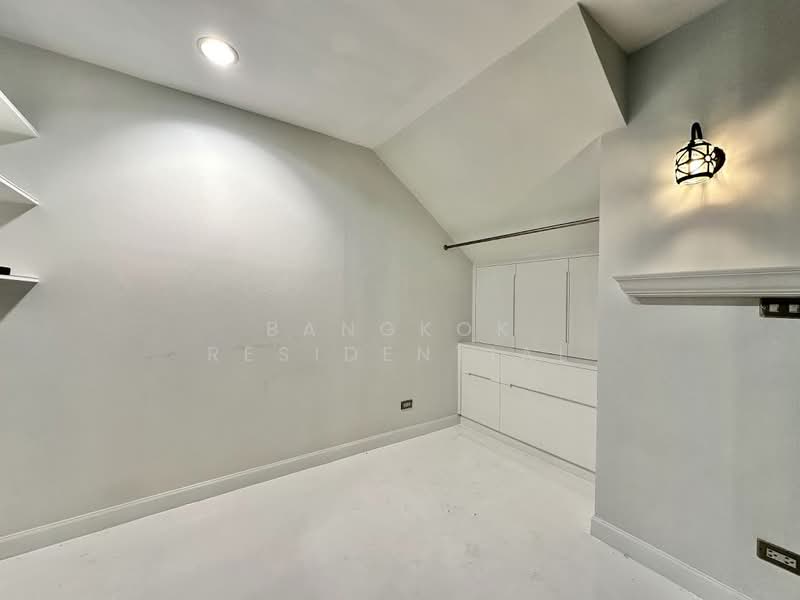 Baan Klang Krung Thonglor, Bangkok, 55 Soi Sukhumvit 55, Khlong Tan Nua, Watthana, Bangkok, 3 Bedrooms, 320 sqm, Townhouse For Rent, by Bangkok Residential, 11400194 - DDproperty.com