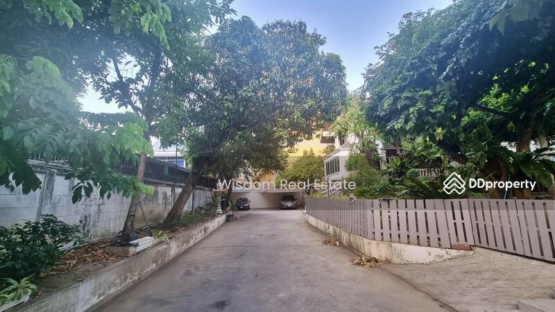 For Sale - Large detached house 700 sq m, Charan 13, Bangkok
