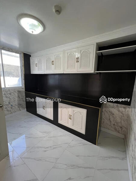 Supalai Place Sukhumvit 39, Bangkok, 175-179 Soi Sukhumvit 39 Sukhumvit Road, Khlong Tan Nua, Watthana, Bangkok, 4 Bedrooms, 219 sqm, Condo For Sale, by The Luxe Group, 11407399 - DDproperty.com