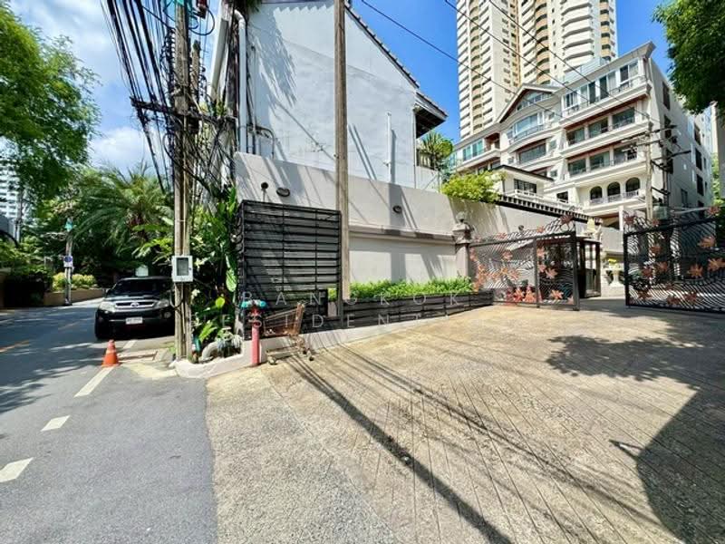 Phirom Garden Residence, Bangkok, Soi Sukhumvit 41, Khlong Tan Nua, Watthana, Bangkok, 4 Bedrooms, 320 sqm, Condo For Rent, by Bangkok Residential, 11409826 - DDproperty.com