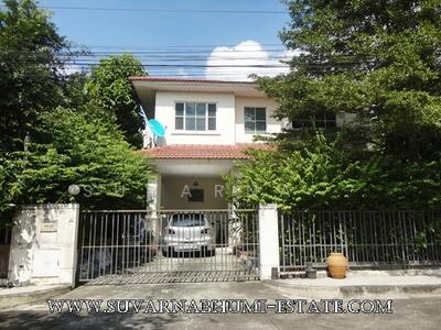 ขาย - หมู่บ้านปาริชาติ ถนนคุ้มเกล้า, กรุงเทพ