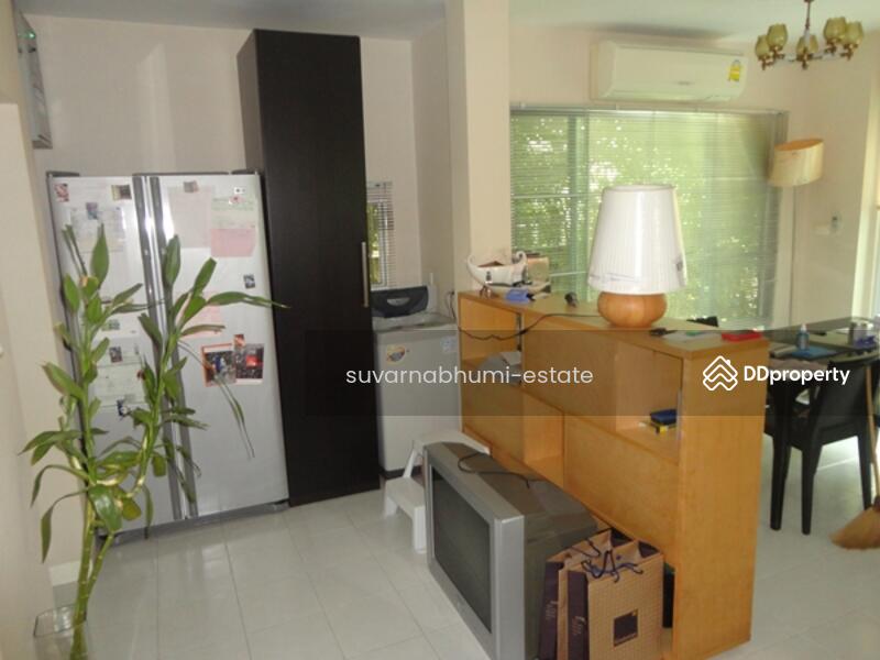 ขาย - หมู่บ้านปาริชาติ ถนนคุ้มเกล้า, กรุงเทพ