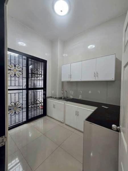 Home offiice Ladprao 41 Soi Phawana, Bangkok, Chan Kasem, Chatuchak, Bangkok, 8 Bedrooms, 300 sqm, Townhouse For Rent, by ปรินทร์ญาดา ชิณโชติ, 11410851 - DDproperty.com
