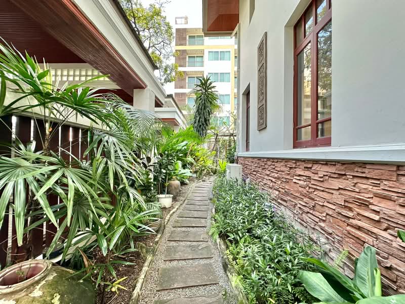 Detached House, Bangkok, Ekkamai 10, Khlong Tan Nua, Watthana, Bangkok, 4 Bedrooms, 620 sqm, Single Detached House For Rent, by Bangkok Residential, 11411844 - DDproperty.com