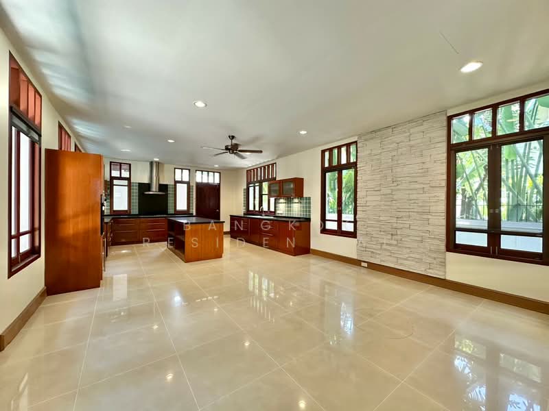 Detached House, Bangkok, Ekkamai 10, Khlong Tan Nua, Watthana, Bangkok, 4 Bedrooms, 620 sqm, Single Detached House For Rent, by Bangkok Residential, 11411844 - DDproperty.com