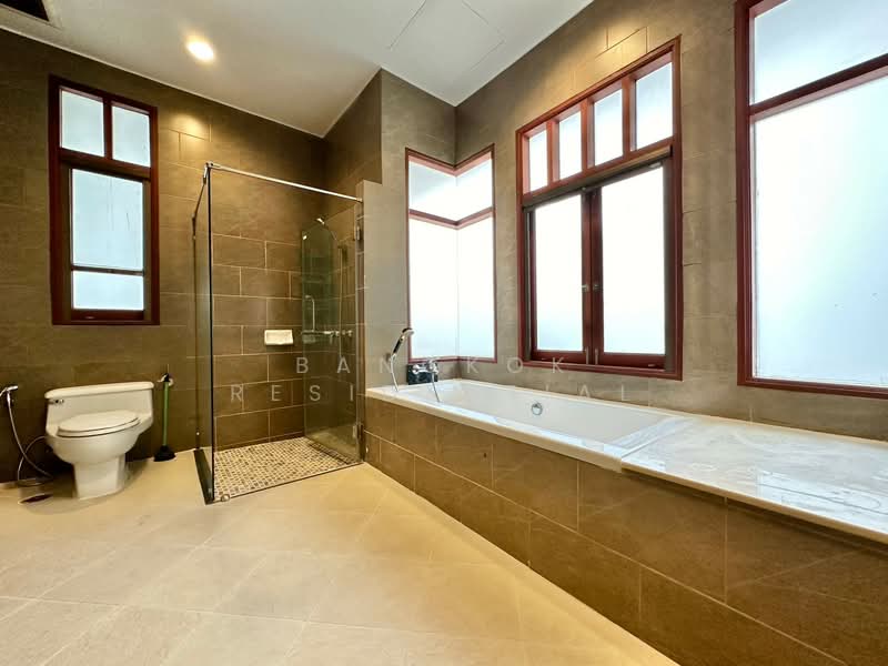 Detached House, Bangkok, Ekkamai 10, Khlong Tan Nua, Watthana, Bangkok, 4 Bedrooms, 620 sqm, Single Detached House For Rent, by Bangkok Residential, 11411844 - DDproperty.com