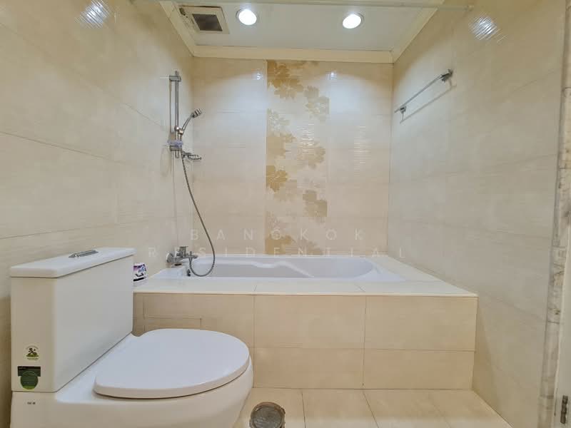 D.S. Tower 1 Sukhumvit 33, Bangkok, Soi Phrom Chit, Khlong Tan Nua, Watthana, Bangkok, 3 Bedrooms, 236 sqm, Condo For Rent, by Bangkok Residential, 11412882 - DDproperty.com