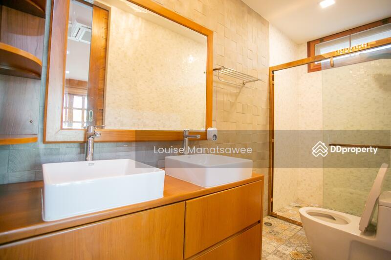 ขาย - Teak House at Suthisan, กรุงเทพ