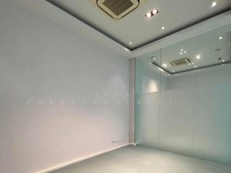 For Rent - Warehouse @ Pattanakarn, Bangkok