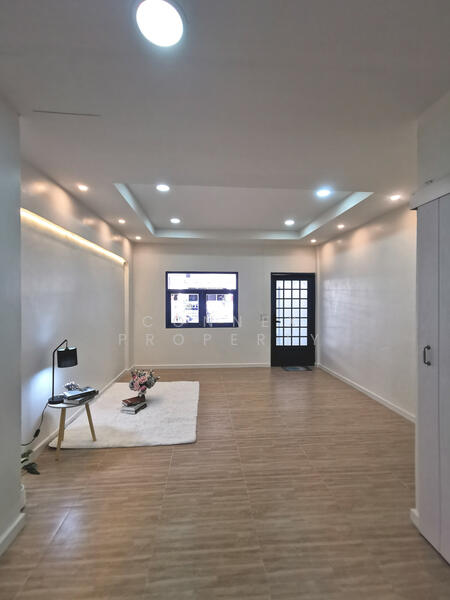 For Sale - Baan Thanarom, Pathum Thani