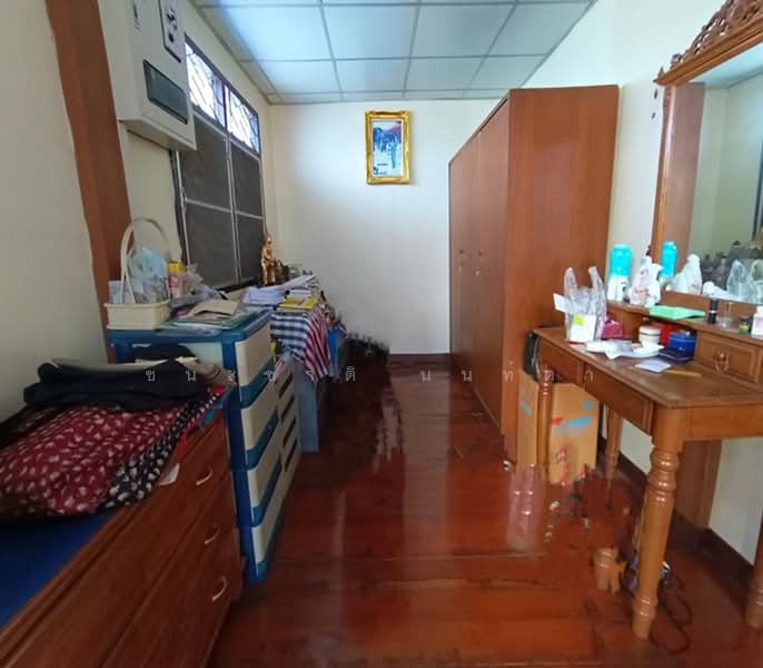 บ้านเดี่ยว 2 ชั้น หลังมุม ซอยประชาราษฎร์ 32 เนื้อที่ 25 ตรว. ถนนประชาราษฎร์ เขตบางซื่อ กรุงเทพฯ, Bangkok, Bang Sue, Bangkok, 2 Bedrooms, 100 sqm, Single Detached House For Sale, by ชนะชาติ นนท์ตา, 11418367 - DDproperty.com