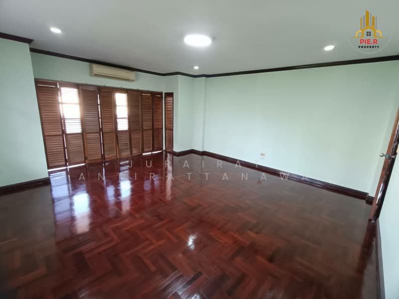 Nakarin Garden Village, Bangkok, Soi Romklao 19/1, Khlong Sam Prawet, Lat Krabang, Bangkok, 5 Bedrooms, 350 sqm, Single Detached House For Sale, by Jurairat Tantirattanawat, 11419344 - DDproperty.com