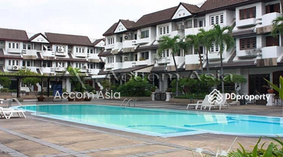ขาย - 4 Bedrooms Townhouse for Sale and Rent in Sukhumvit, Bangkok near BTS Phra khanong at Regent 71, กรุงเทพ