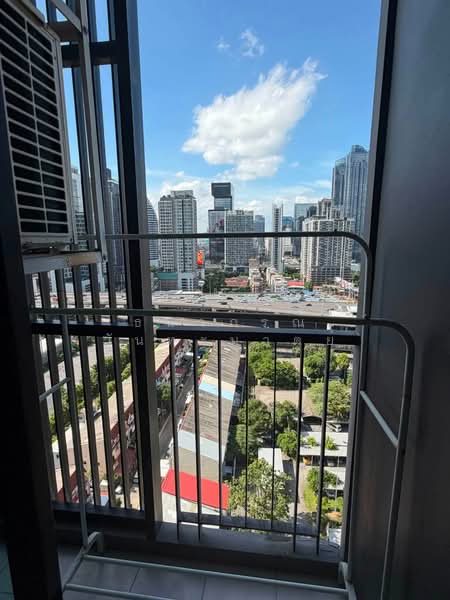 Life Asoke, Bangkok, Asoke-Dindang Road, Bang Kapi, Huai Khwang, Bangkok, 1 Bedroom, 35 sqm, Condo For Rent, by ธนาภรณ์ วันทะมาตย์, 11423163 - DDproperty.com