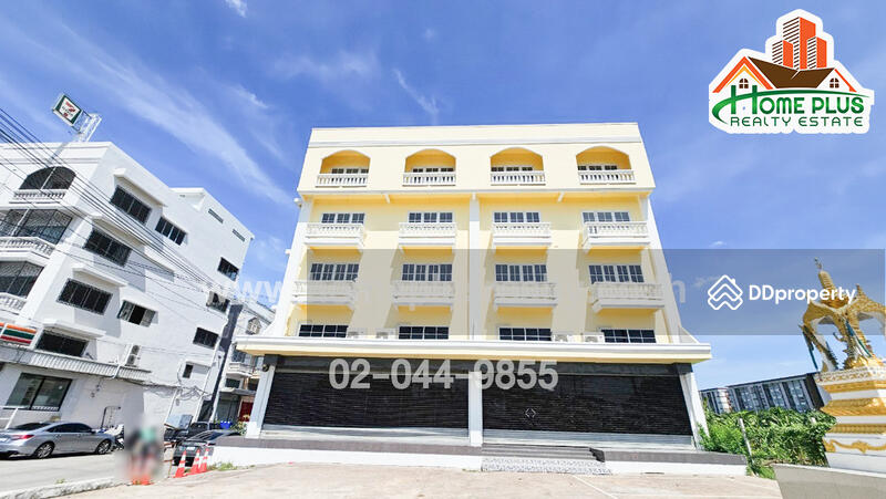 ขาย - สำนักงานอาคาร 4 ชั้น ติดถนนร่มเกล้า ใกล้สนามบินสุวรรณภูมิ, กรุงเทพ