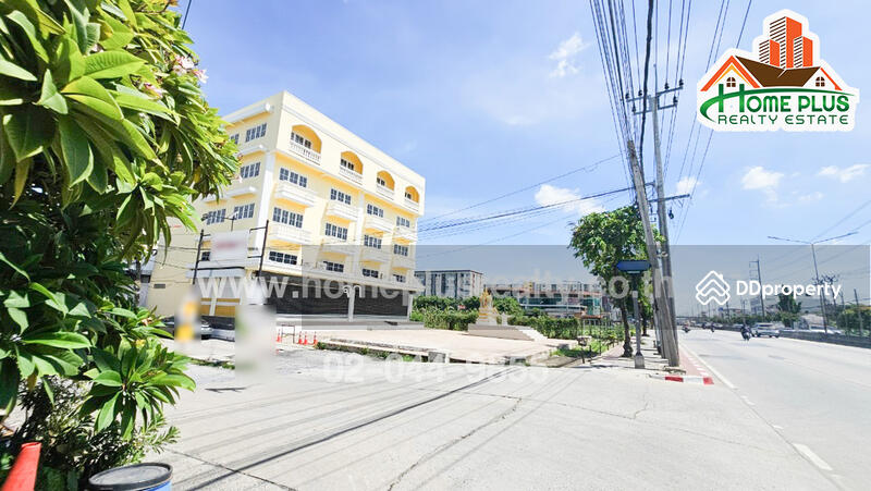 ขาย - สำนักงานอาคาร 4 ชั้น ติดถนนร่มเกล้า ใกล้สนามบินสุวรรณภูมิ, กรุงเทพ
