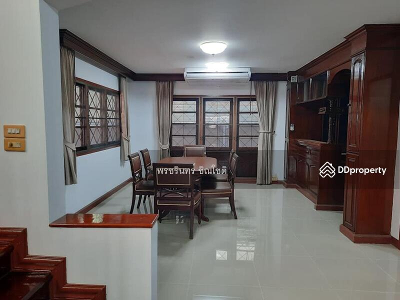 Single House Ratchadapisek, Bangkok, Samsen Nok, Huai Khwang, Bangkok, 5 Bedrooms, 200 sqm, Single Detached House For Rent, by ปรินทร์ญาดา ชิณโชติ, 11424770 - DDproperty.com