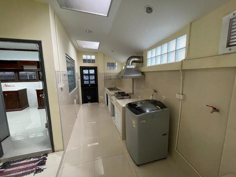 Single House Ratchadapisek, Bangkok, Samsen Nok, Huai Khwang, Bangkok, 5 Bedrooms, 200 sqm, Single Detached House For Rent, by ปรินทร์ญาดา ชิณโชติ, 11424770 - DDproperty.com