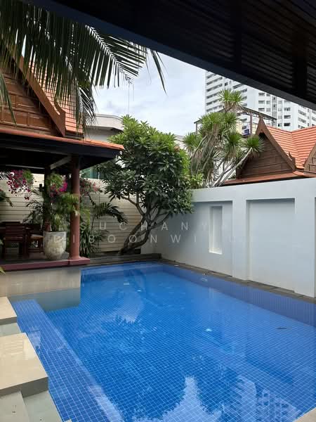 Villa For Rent Sukhumvit 31 Private And Quiet, Bangkok, Sukhumvit 31, Khlong Tan Nua, Watthana, Bangkok, 4 Bedrooms, 500 sqm, Single Detached House For Rent, by Suchanya Piboonwiput, 11426133 - DDproperty.com