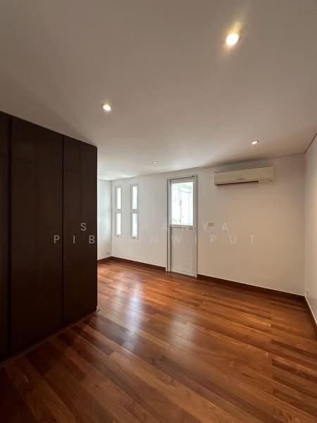 Villa For Rent Sukhumvit 31 Private And Quiet, Bangkok, Sukhumvit 31, Khlong Tan Nua, Watthana, Bangkok, 4 Bedrooms, 500 sqm, Single Detached House For Rent, by Suchanya Piboonwiput, 11426133 - DDproperty.com