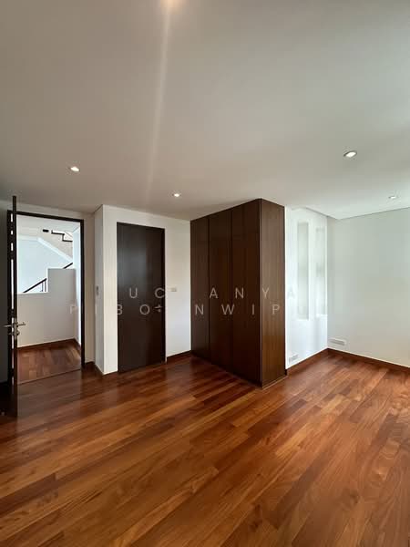 Villa For Rent Sukhumvit 31 Private And Quiet, Bangkok, Sukhumvit 31, Khlong Tan Nua, Watthana, Bangkok, 4 Bedrooms, 500 sqm, Single Detached House For Rent, by Suchanya Piboonwiput, 11426133 - DDproperty.com