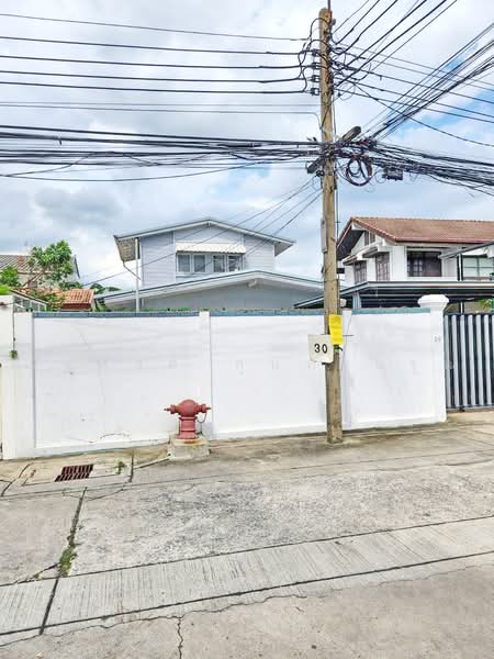 ประชาชื่น 2-6 MRT เตาปูน 1.5 กม. สถานีกลางบางซื่อ, Bangkok, 1 สถานีกลางบางซื่อ, Bang Sue, Bangkok, 3 Bedrooms, 195 sqm, Single Detached House For Rent, by ณัฐพงศ์ สุนทรอรุณ, 11429431 - DDproperty.com