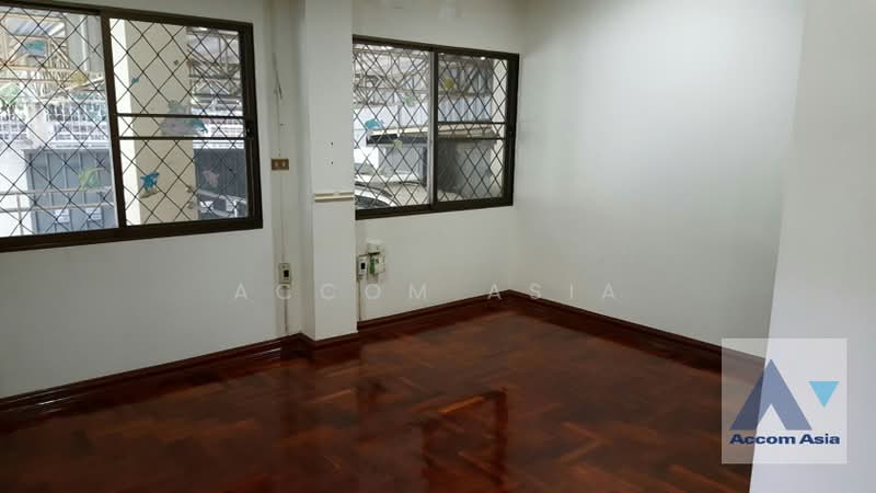 ให้เช่า - House for Rent in Sukhumvit, Bangkok near BTS Phra khanong (AA40592), กรุงเทพ