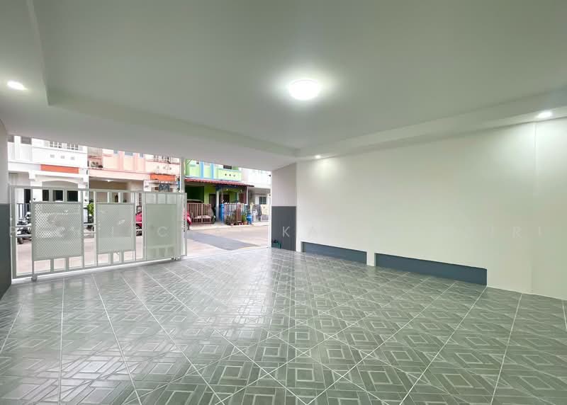 146/94 หมู่บ้าน รสสุคนธ์ ปทุมธานี อำเภอคลองหลวง ปทุมธานี, ปทุมธานี, คลองสอง, คลองหลวง, ปทุมธานี, 96 ตร.ม., ทาวน์เฮ้าส์ ขาย, โดย Pichitchai Kaensaksiri, 11436470 - DDproperty.com