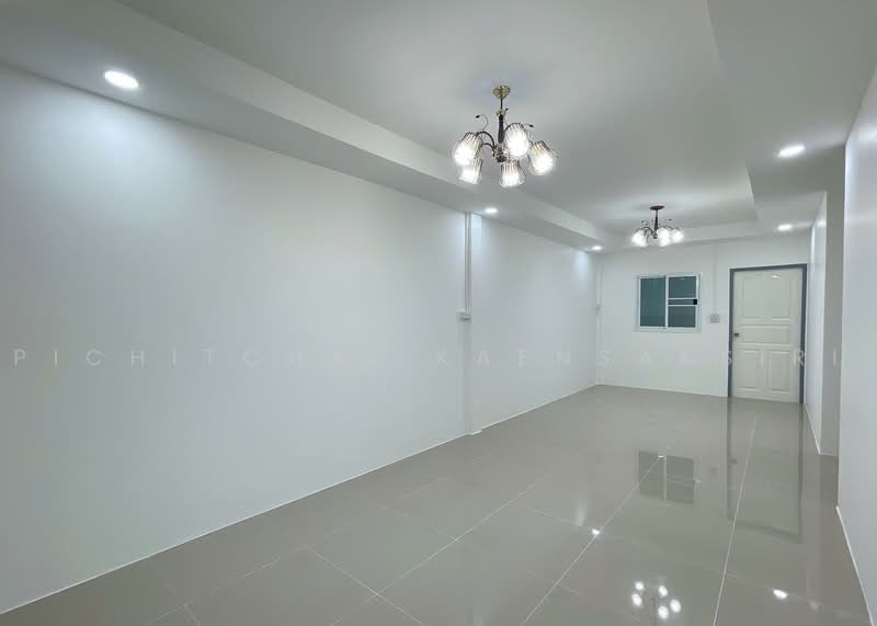 146/94 หมู่บ้าน รสสุคนธ์ ปทุมธานี อำเภอคลองหลวง ปทุมธานี, ปทุมธานี, คลองสอง, คลองหลวง, ปทุมธานี, 96 ตร.ม., ทาวน์เฮ้าส์ ขาย, โดย Pichitchai Kaensaksiri, 11436470 - DDproperty.com
