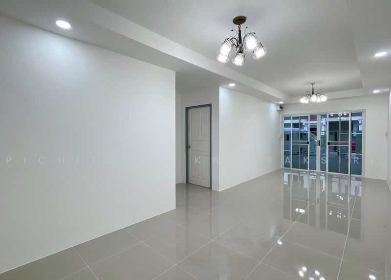 146/94 หมู่บ้าน รสสุคนธ์ ปทุมธานี อำเภอคลองหลวง ปทุมธานี, ปทุมธานี, คลองสอง, คลองหลวง, ปทุมธานี, 96 ตร.ม., ทาวน์เฮ้าส์ ขาย, โดย Pichitchai Kaensaksiri, 11436470 - DDproperty.com