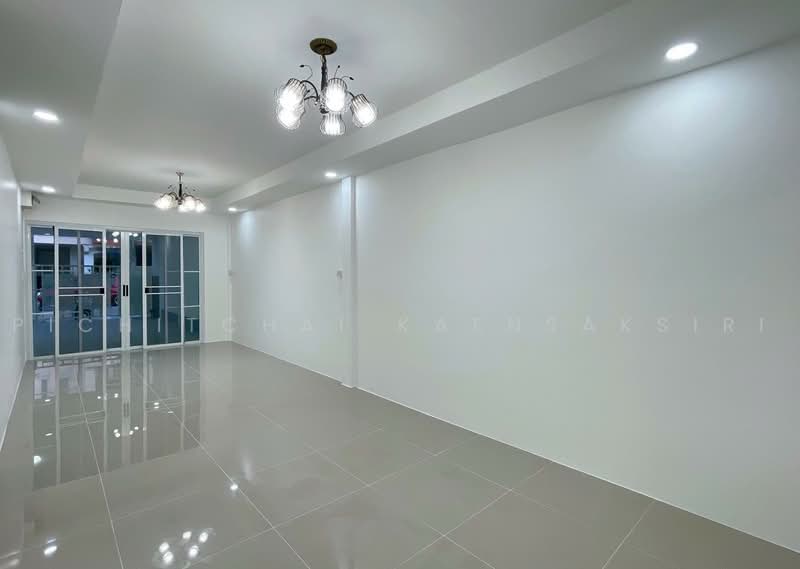 146/94 หมู่บ้าน รสสุคนธ์ ปทุมธานี อำเภอคลองหลวง ปทุมธานี, ปทุมธานี, คลองสอง, คลองหลวง, ปทุมธานี, 96 ตร.ม., ทาวน์เฮ้าส์ ขาย, โดย Pichitchai Kaensaksiri, 11436470 - DDproperty.com