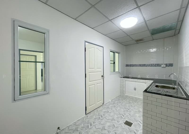 146/94 หมู่บ้าน รสสุคนธ์ ปทุมธานี อำเภอคลองหลวง ปทุมธานี, ปทุมธานี, คลองสอง, คลองหลวง, ปทุมธานี, 96 ตร.ม., ทาวน์เฮ้าส์ ขาย, โดย Pichitchai Kaensaksiri, 11436470 - DDproperty.com