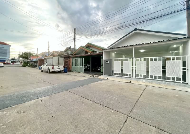 146/94 หมู่บ้าน รสสุคนธ์ ปทุมธานี อำเภอคลองหลวง ปทุมธานี, ปทุมธานี, คลองสอง, คลองหลวง, ปทุมธานี, 96 ตร.ม., ทาวน์เฮ้าส์ ขาย, โดย Pichitchai Kaensaksiri, 11436470 - DDproperty.com