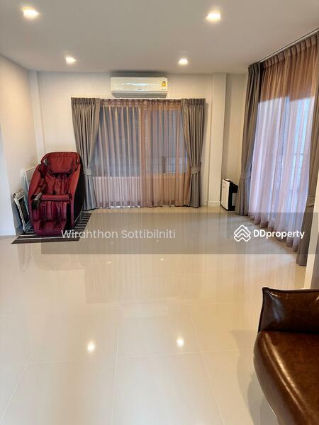 ขาย - Centro Bangna-Wongwean : เซ็นโทร บางนา-วงแหวน, กรุงเทพ