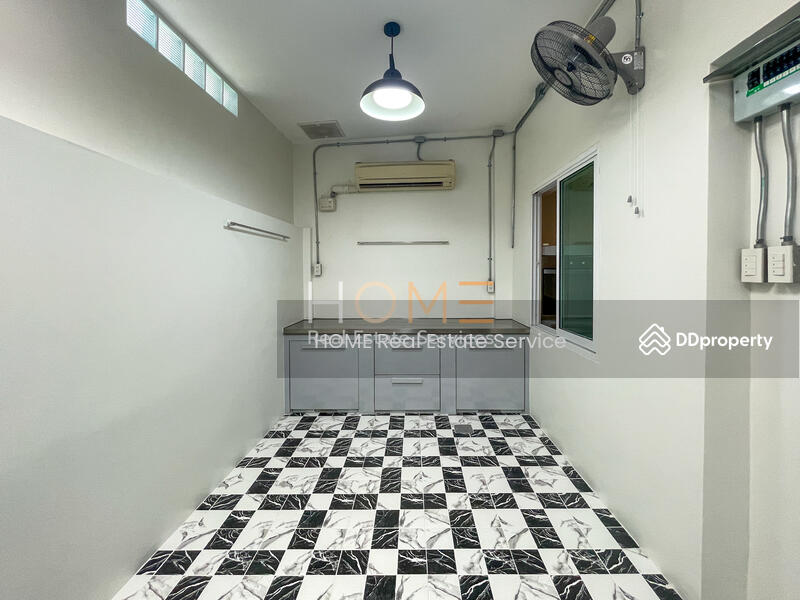 ทาวน์โฮม สุขุมวิท 49/13 : Townhome Sukhumvit 49/13, Bangkok, Khlong Tan Nua, Watthana, Bangkok, 3 Bedrooms, 250 sqm, Townhouse For Sale, by HOME Real Estate Service, 11437939 - DDproperty.com