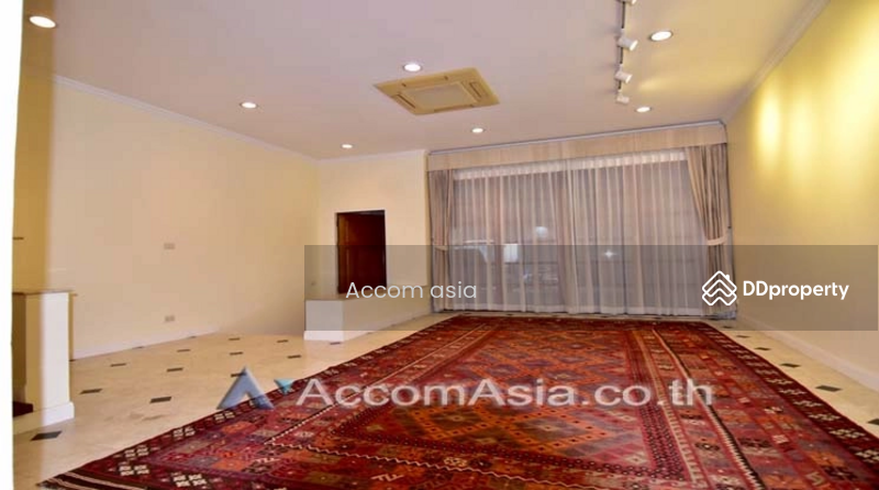 ให้เช่า - 4 Bedrooms Townhouse for Rent in Sukhumvit, Bangkok near MRT Khlong Toei at Natural Place (2519984), กรุงเทพ