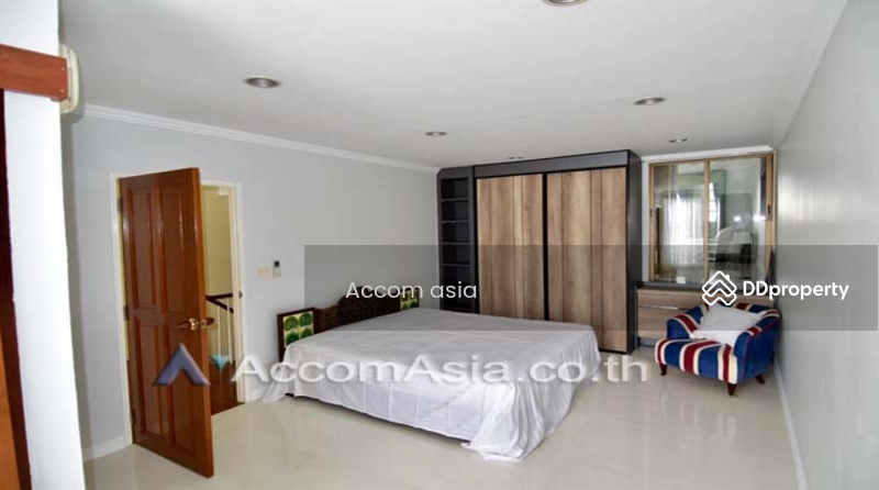 ให้เช่า - 4 Bedrooms Townhouse for Rent in Sukhumvit, Bangkok near MRT Khlong Toei at Natural Place (2519984), กรุงเทพ